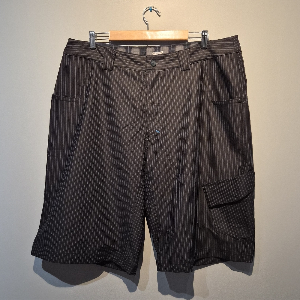 Lululemon Athletica Men's Striped Long Shorts | Size 40